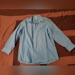 Van Heusen Poplin Regular Fit Blue Wrinkle Free Buttondown Dress Shirt